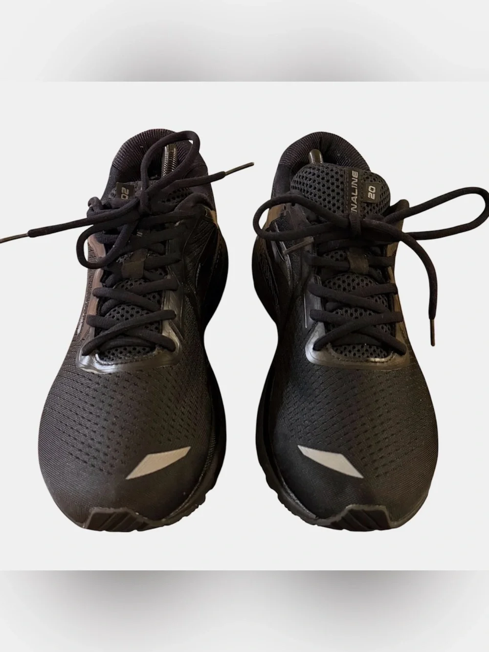 Brooks Adrenaline GTS 20 Men’s Running Shoes Black Wide 2E Size 11 Athletic EUC